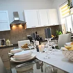 Nyaraló Fl 2 Ta'lonza Luxury With Hot Tub By Homely