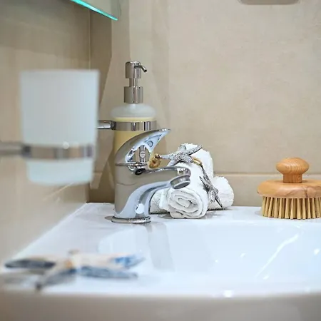 Fl 2 Ta'lonza Luxury With Hot Tub By Homely 펜션 *