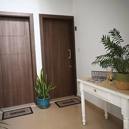 Fl 2 Ta'lonza Luxury With Hot Tub By Homely *