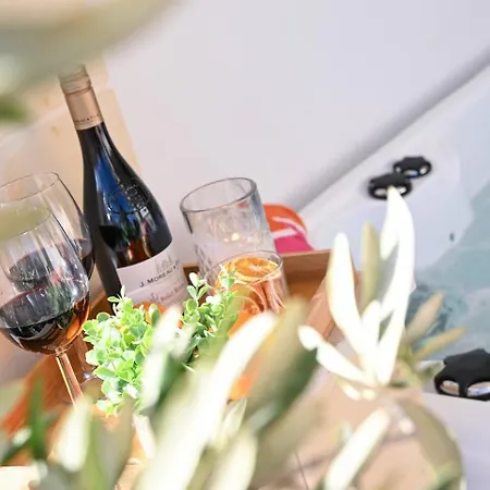 Fl 2 Ta'lonza Luxury With Hot Tub By Homely *