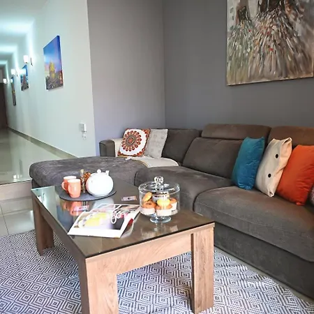 Fl 2 Ta'lonza Luxury With Hot Tub By Homely *