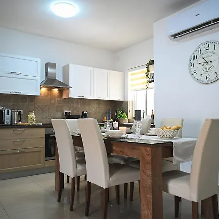 Ferienhaus Fl 2 Ta'lonza Luxury With Hot Tub By Homely Mellieħa