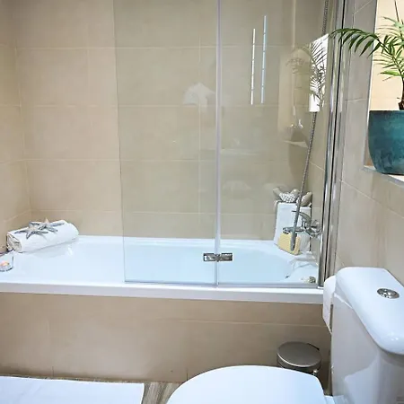 Fl 2 Ta'lonza Luxury With Hot Tub By Homely *